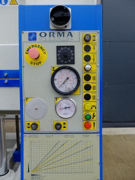 Dyhovací lis ORMA 3000x1300mm 120t vodné ohrievanie