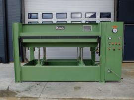 Dyhovací lis Manni 2500x1300mm plošný vodné ohrievanie