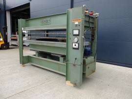 Dyhovací lis Colombo 2500x1300mm 3-plošný vodné ohrievanie