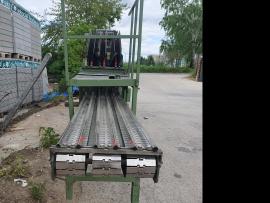 Automat na zbíjanie paletových nôh