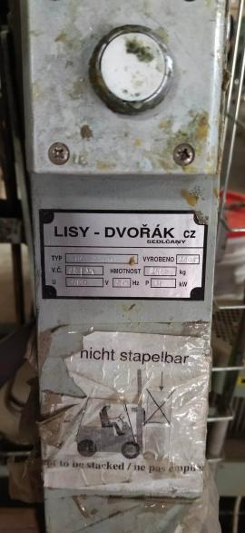 Hydraulický lis Dvořák na výrobu spárovky