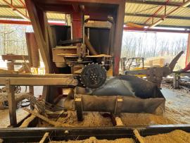 Kmenová dvoukotoučová úhlová pila Strojcad D9