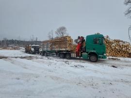 Ponúkam služby v preprave dreva