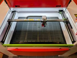 Veľký a silný 130W Co2 laser 1400x900mm, gravírka