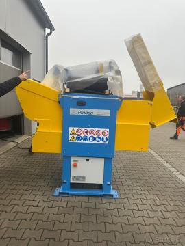 Predám štiepaci automat Pinosa Fam 500 a kalačku Posch Holzspalter 